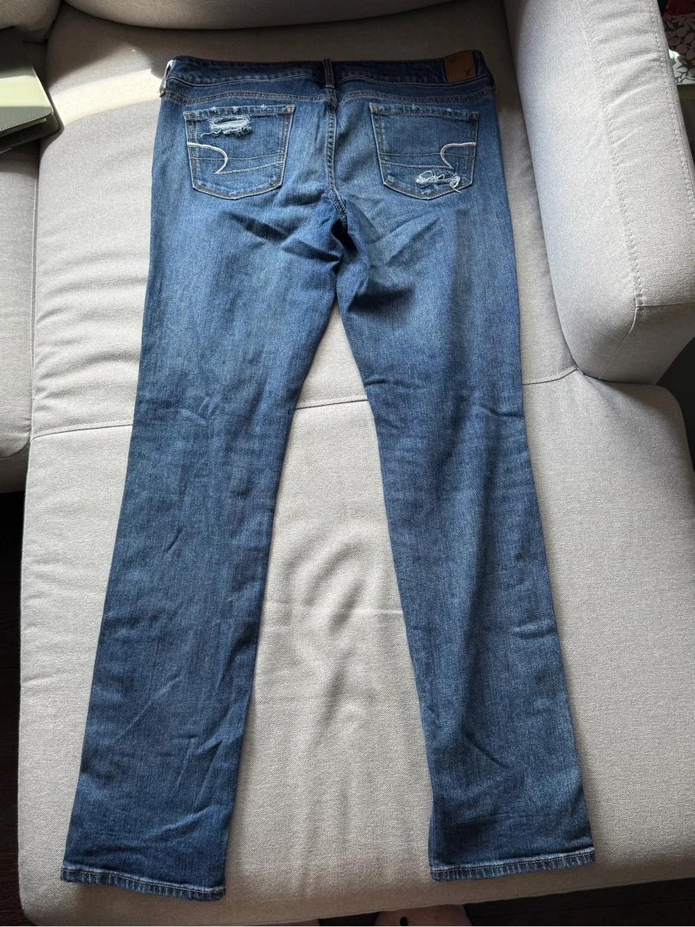 American Eagle Outfitters Distressed Jeans - Picture 4 of 5
